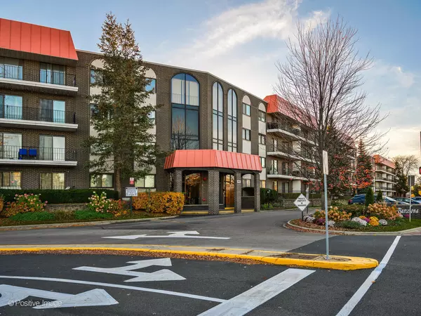 Skokie, IL 60077,4901 Golf RD #407