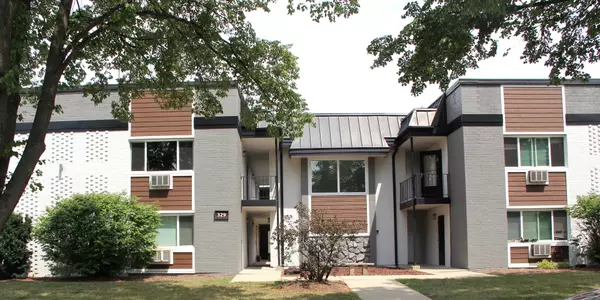 Elmhurst, IL 60126,315 W Kimbell AVE #03