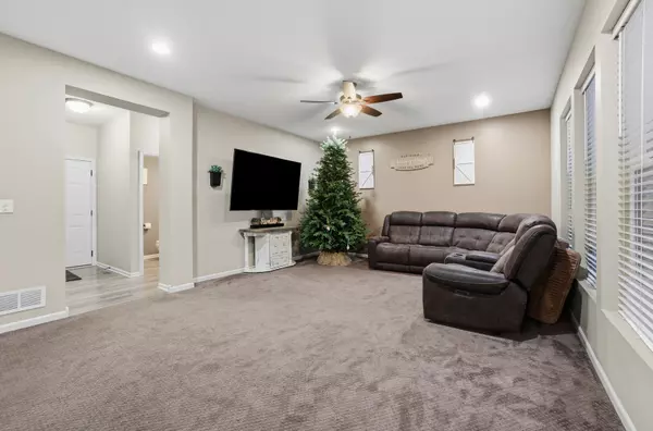 Joliet, IL 60431,7811 Bellflower LN