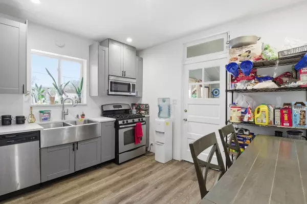 Chicago, IL 60641,3024 N LONG AVE