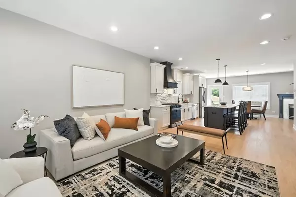 Chicago, IL 60653,4055 S Ellis AVE