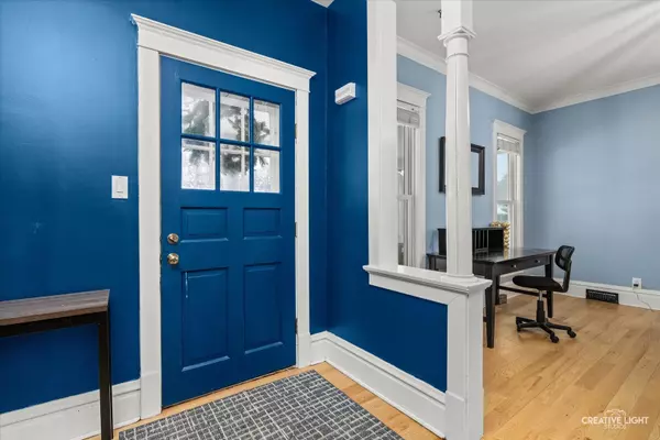 Elgin, IL 60123,Address not disclosed