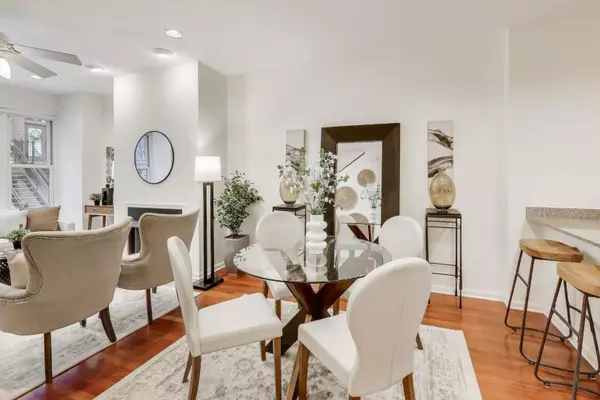 Chicago, IL 60605,1327 S Indiana Pkwy