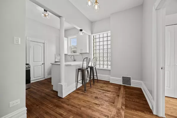 Chicago, IL 60622,3214 W Division ST #2