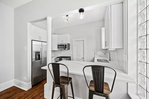 Chicago, IL 60622,3214 W Division ST #2