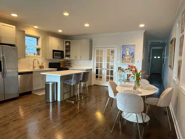 Chicago, IL 60642,1319 N Bosworth AVE #2