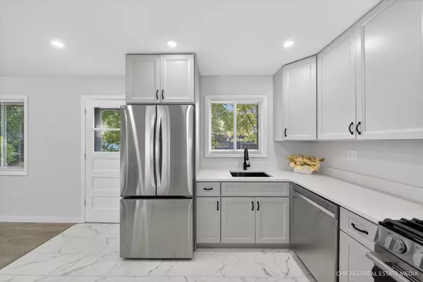 Woodridge, IL 60517,2211 Birchwood Pkwy