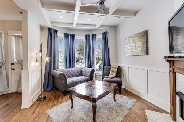 Chicago, IL 60641,4633 W Grace ST