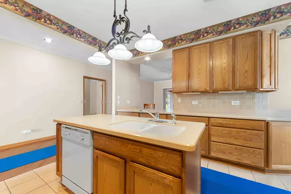 Grayslake, IL 60030,102 Hitching Post LN