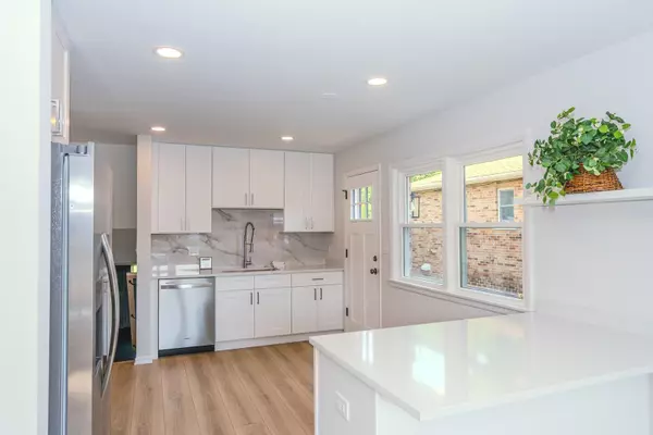 Skokie, IL 60076,4218 Main ST