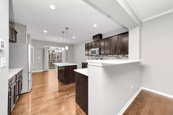 Naperville, IL 60540,2525 Dunraven AVE