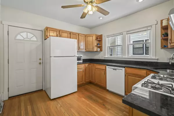 Brookfield, IL 60513,3524 Raymond AVE