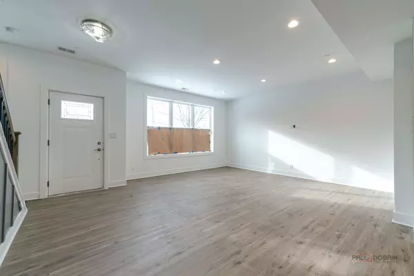 Lake Bluff, IL 60044,1061 Green Bay RD