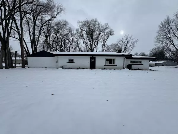 4205 Grimes ST, Sterling, IL 61081