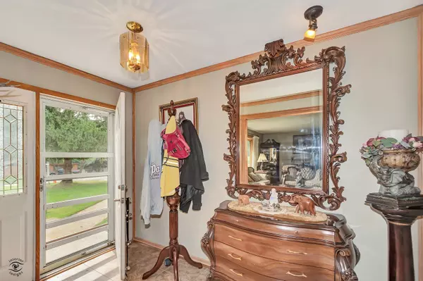 Lemont, IL 60439,17348 Bluff RD