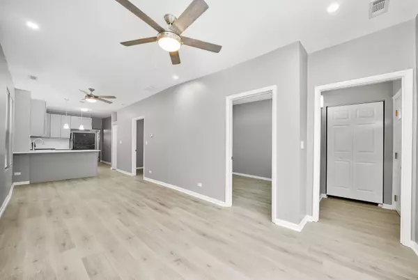 Chicago, IL 60608,3328 S Damen AVE