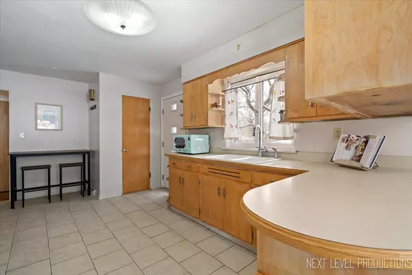 St. Charles, IL 60175,38W443 Sunset DR