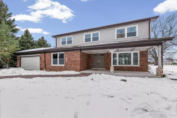 2527 Checker RD, Long Grove, IL 60047