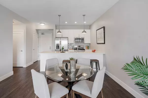 Barrington, IL 60010,101 W Liberty ST #102