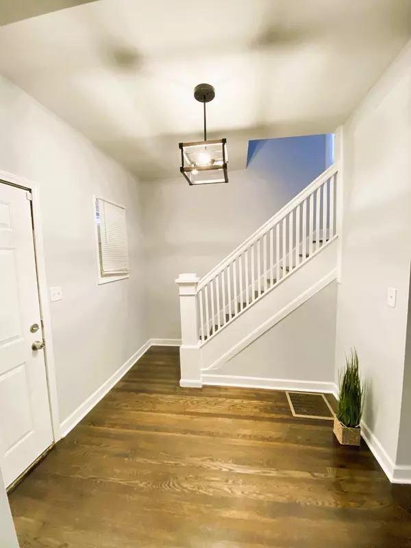 Chicago, IL 60651,949 N Lockwood AVE