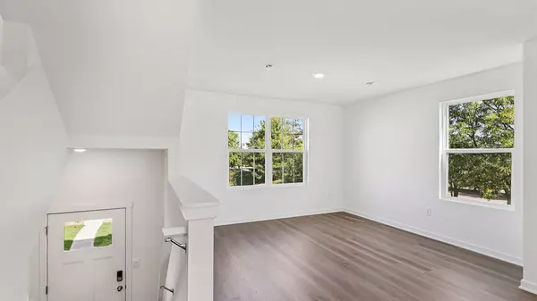 Hampshire, IL 60140,915 Briar Glen CT