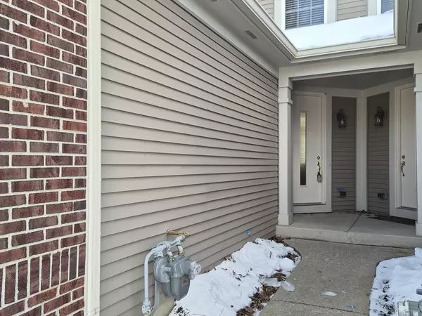 Aurora, IL 60502,Address not disclosed