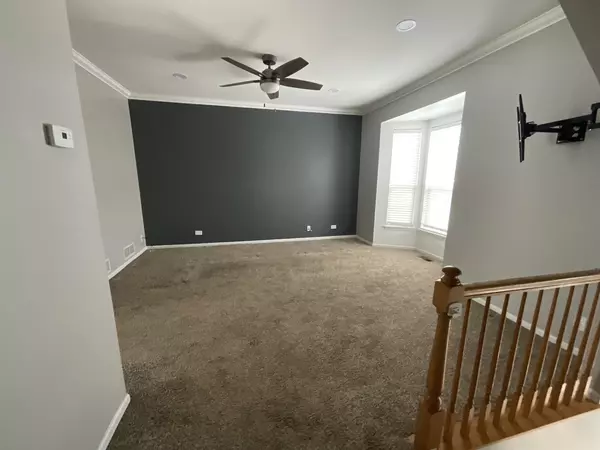 Aurora, IL 60506,1116 Village Center Pkwy #4