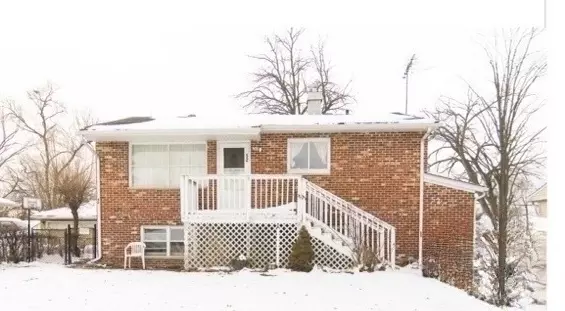 52 Wren RD, Carpentersville, IL 60110