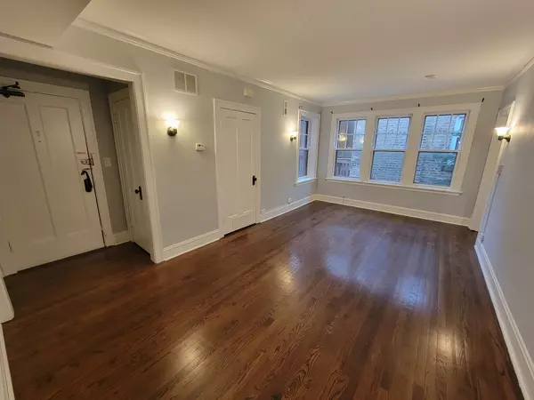 Evanston, IL 60202,1624 Washington ST #2S