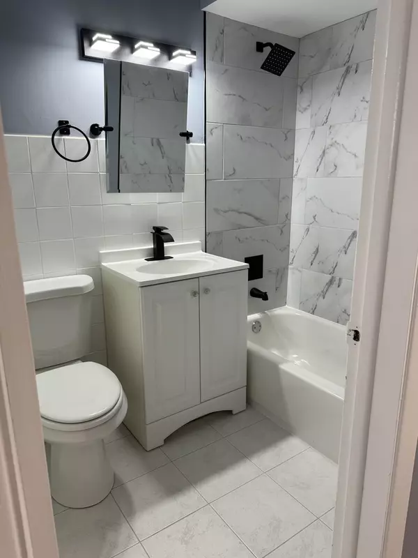 Northlake, IL 60164,44 KING ARTHUR CT #12