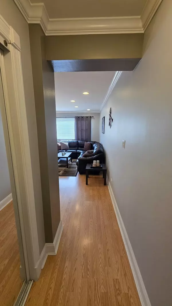 Chicago, IL 60656,5310 N Chester AVE #223