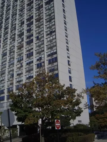 Chicago, IL 60640,5100 N Marine DR #15C