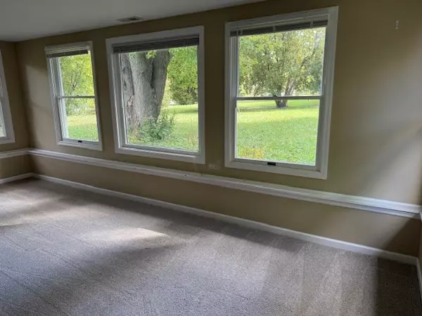 Grayslake, IL 60030,32857 N Alleghany RD #EAST