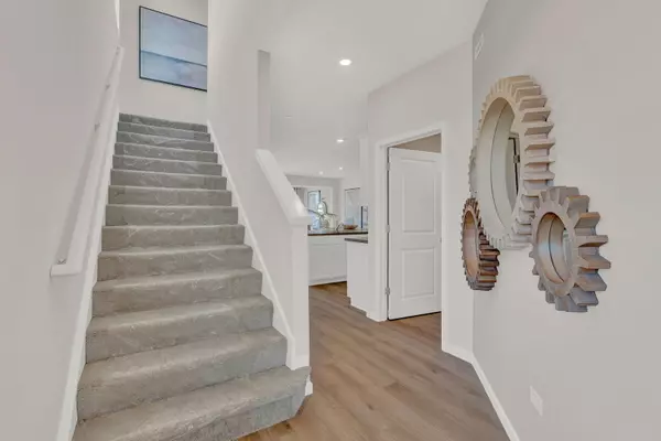 Naperville, IL 60564,5915 Hawkweed DR #08703