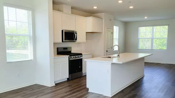 Mundelein, IL 60060,563 yosemite WAY