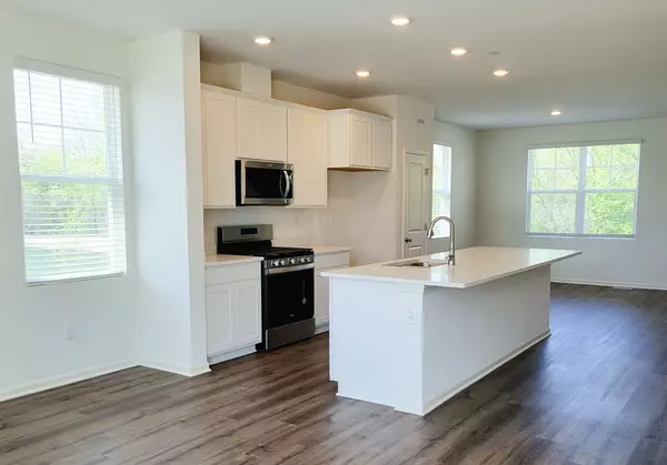 Mundelein, IL 60060,563 yosemite WAY