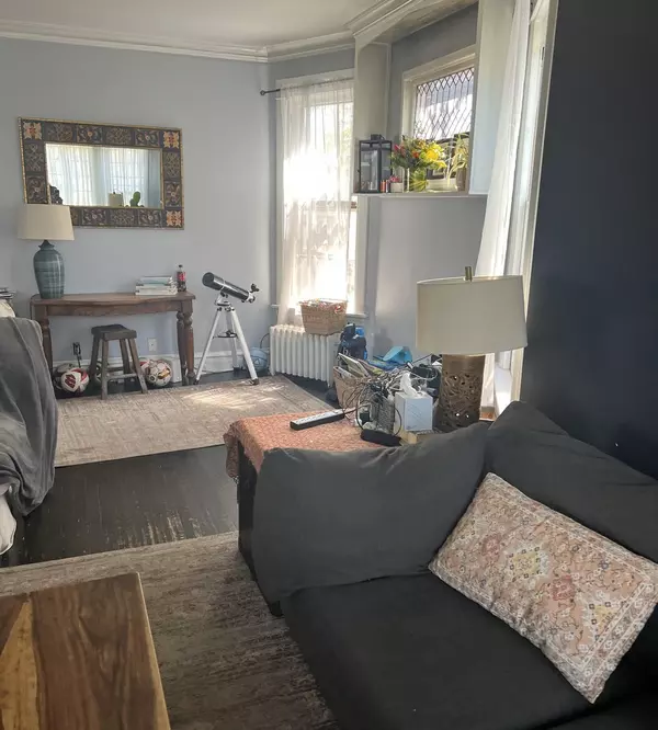 Oak Park, IL 60302,330 N Ridgeland AVE