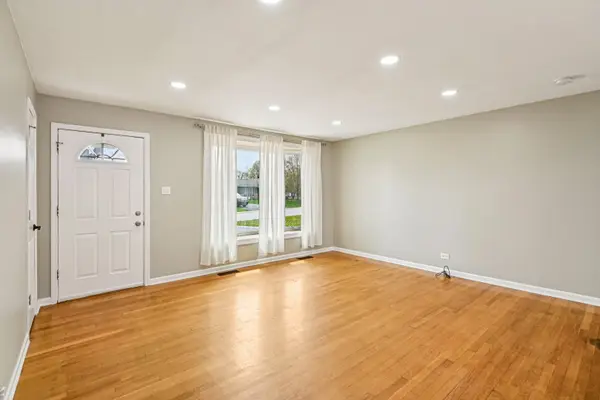 5230 PARK LN, Crestwood, IL 60418