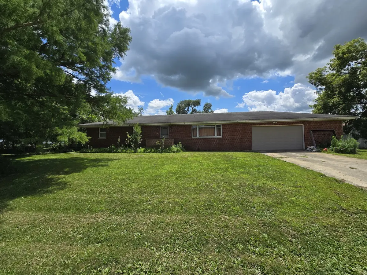 107 W Carper ST, Seymour, IL 61875