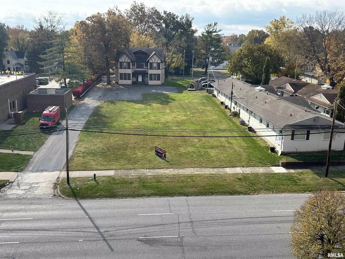 Carbondale, IL 62901,409 W MAIN ST