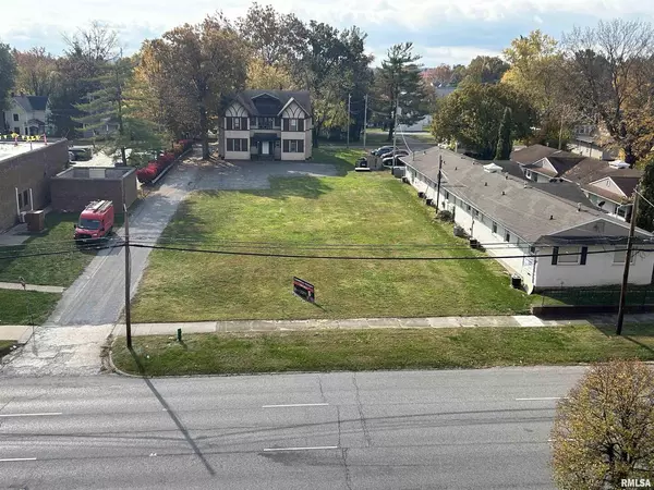 409 W MAIN ST, Carbondale, IL 62901