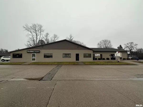 Carmi, IL 62821,104 APRIL AVE