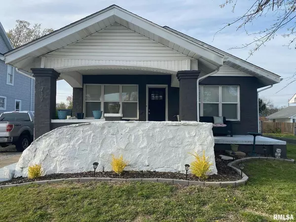 717 E MAIN ST, Benton, IL 62812