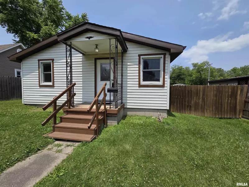 311 E Prairie ST, Centralia, IL 62801