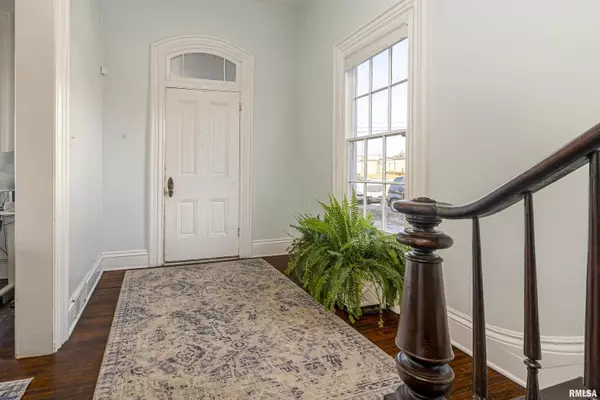 Carbondale, IL 62901,509 W MAIN ST