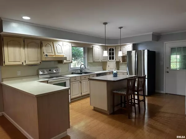 Benton, IL 62812,14862 Highway 14