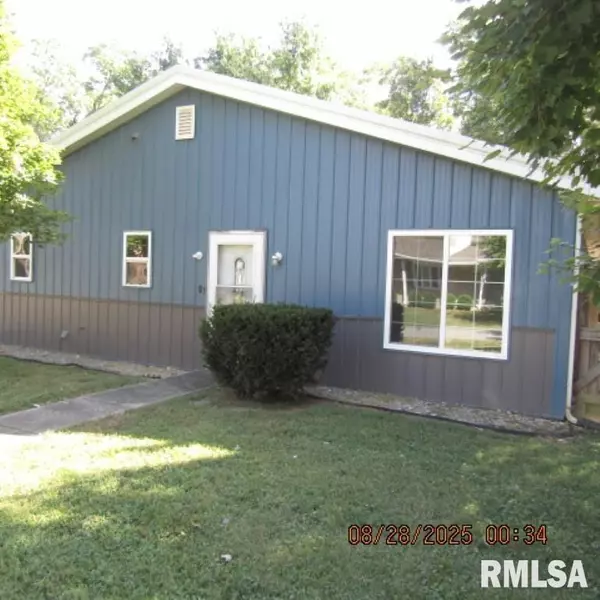 406 N 10TH ST, Benton, IL 62812