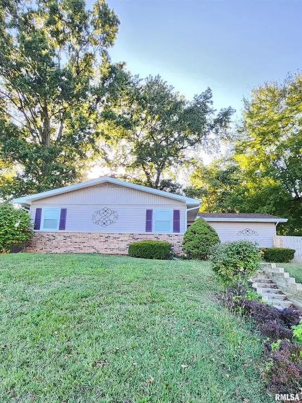 Carbondale, IL 62901,112 N Parrish LN