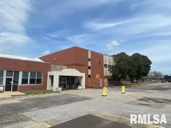 500 42ND ST #4, Rock Island, IL 61201