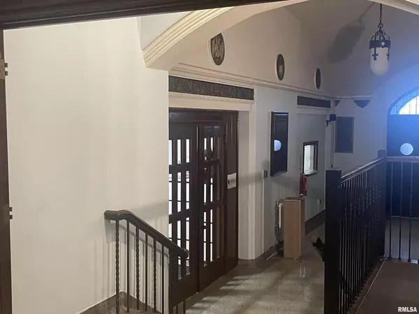 Moline, IL 61265,1800 7TH AVE